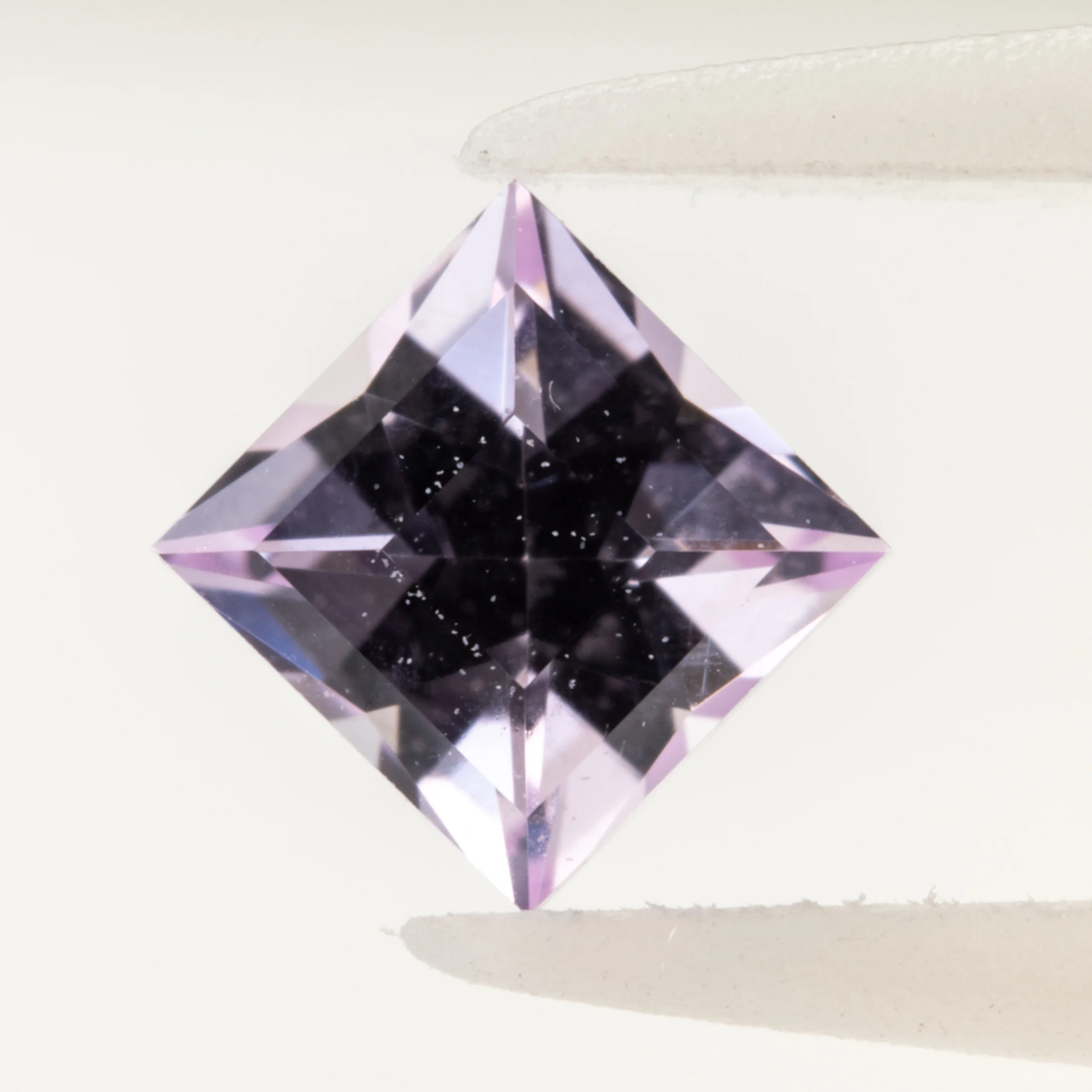 非加熱ピンク・サファイア 0.318ct “Square Step Barion V3”