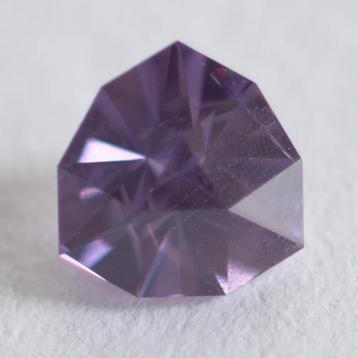 ウィンザ・サファイア 0.370ct “Tessellation 27 (B)”