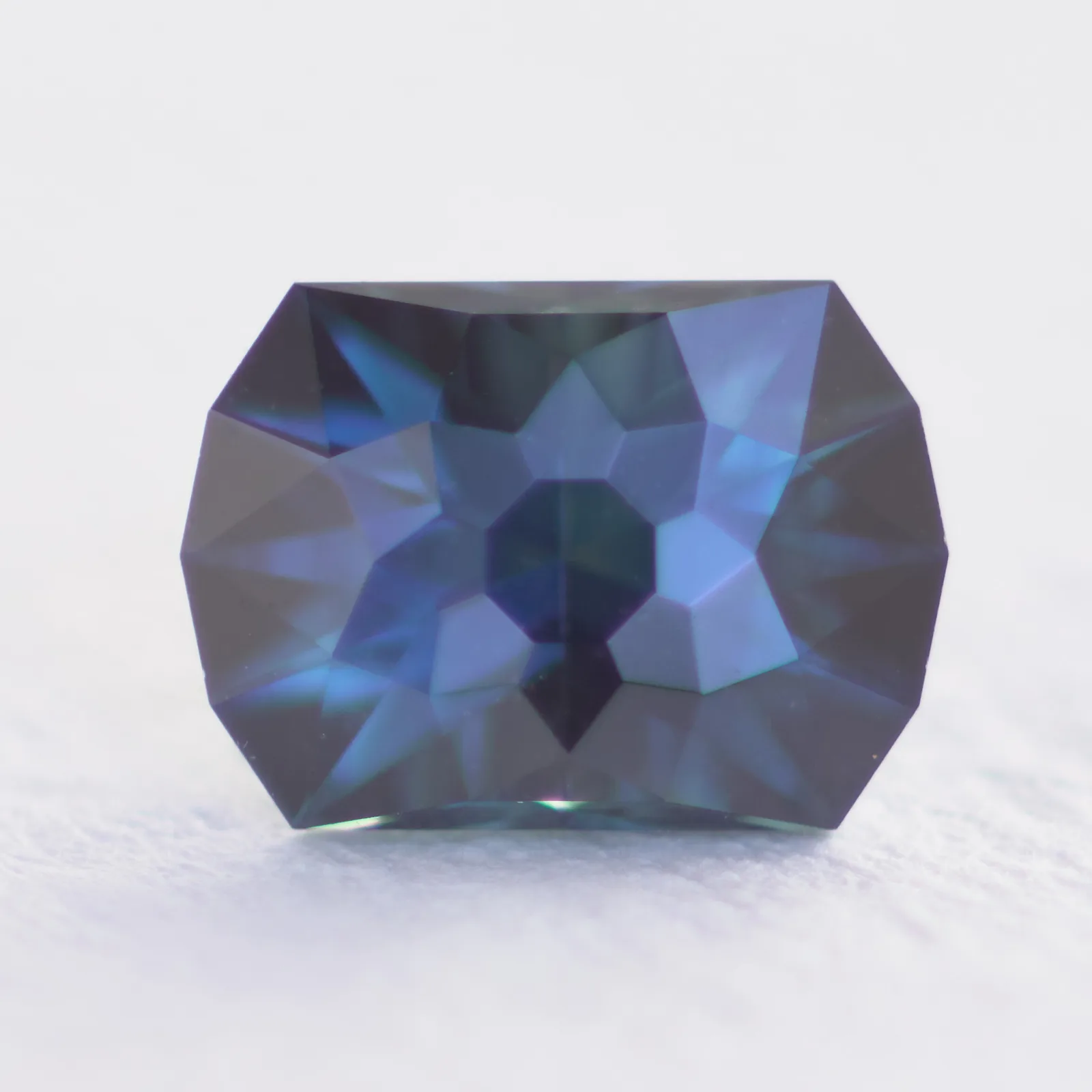 Bi-color Sapphire – 3.689ct