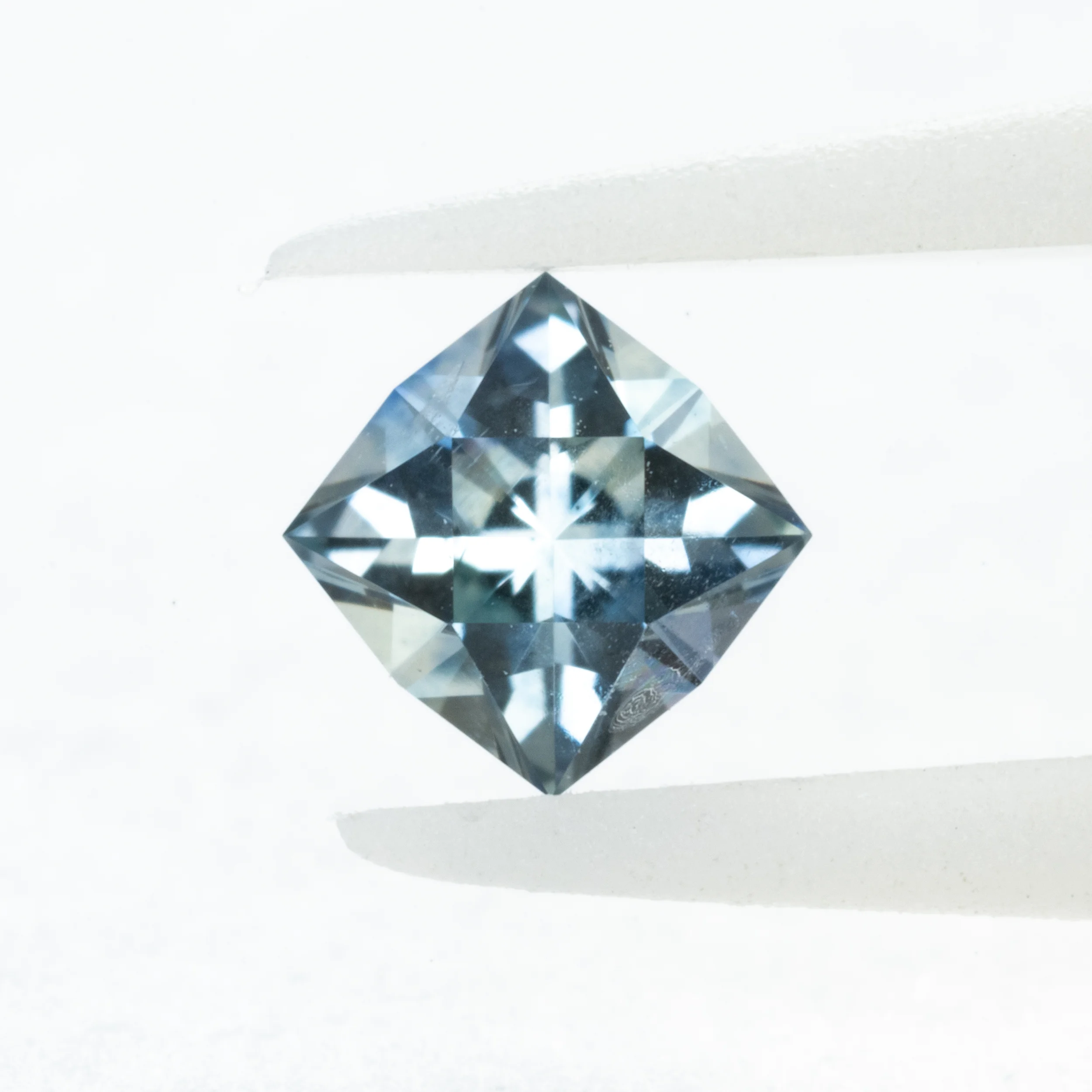 モンタナサファイア 0.323ct “Tessellation 12 (F)”