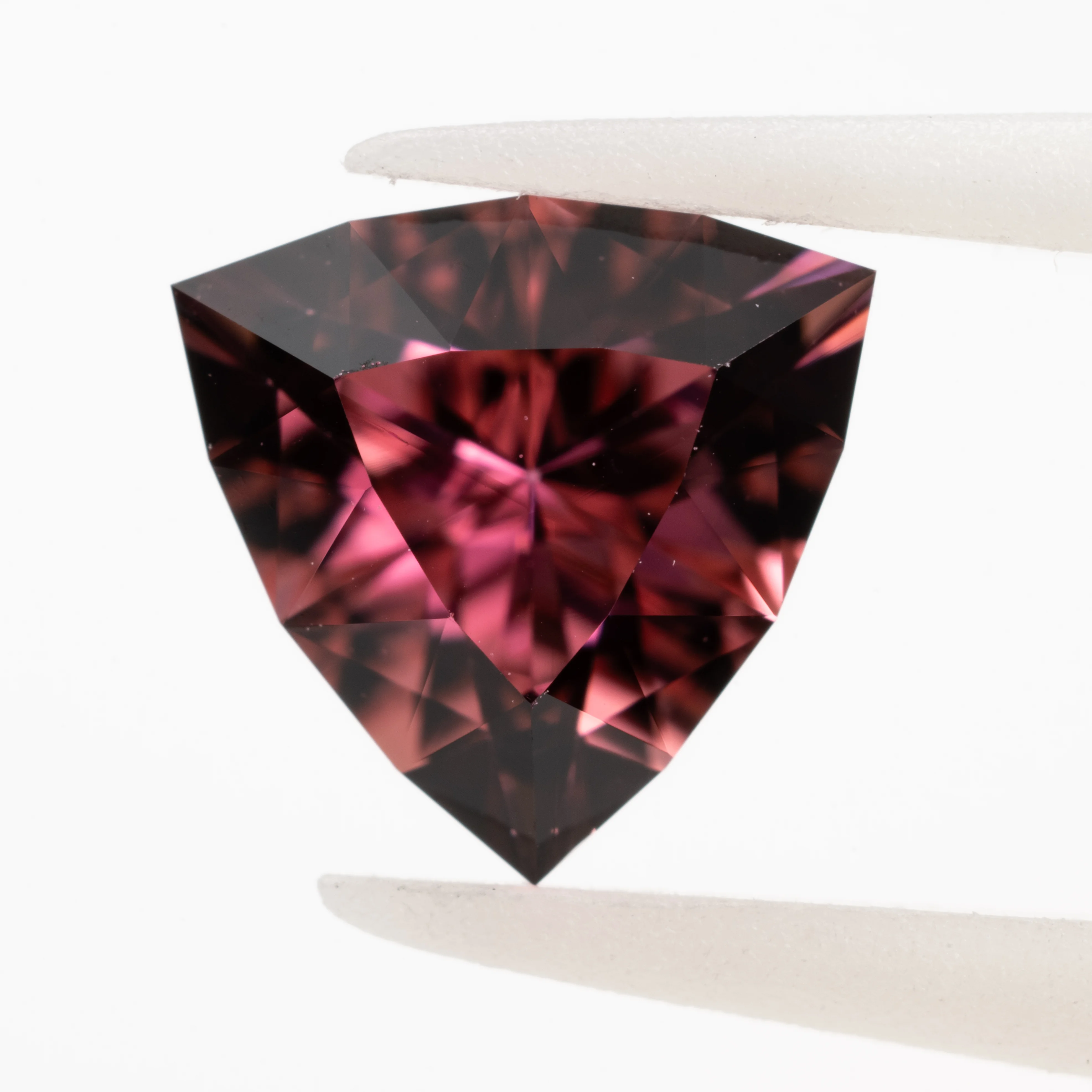 ピンク・トルマリン 0.705ct “Trillion Cut”