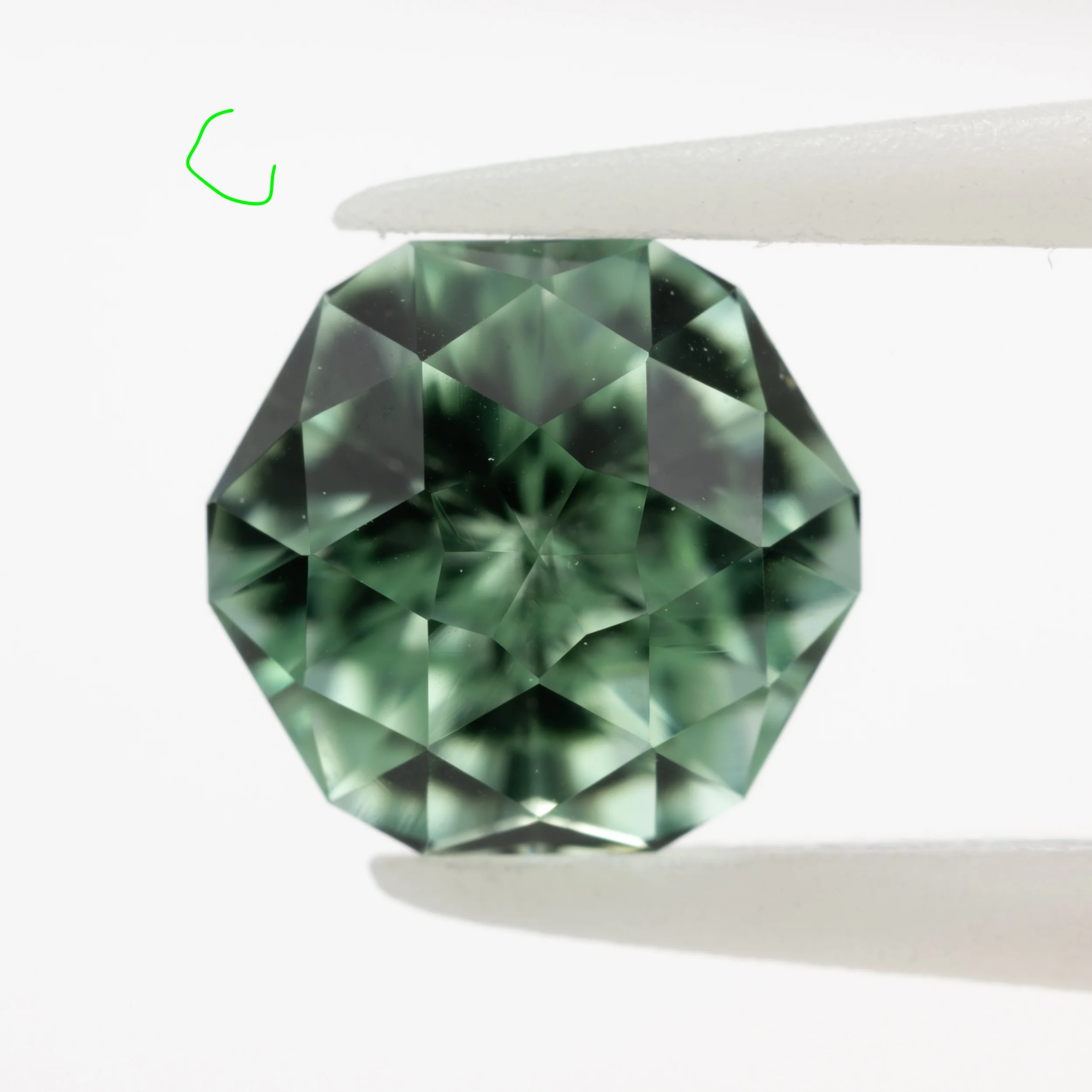 シーフォーム・トルマリン 0.814ct “HEXAGONAL CUSHION”